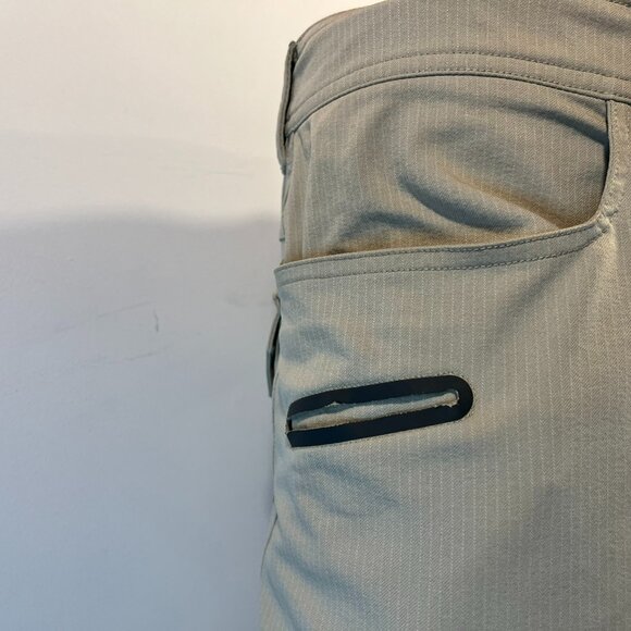 Lululemon Men's Khaki Cadence Shorts - Size 34 - Picture 5 of 9